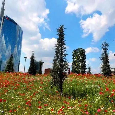 Nel Cuore Del Quartiere Isola, All'ombra Del Bosco Verticale Milán